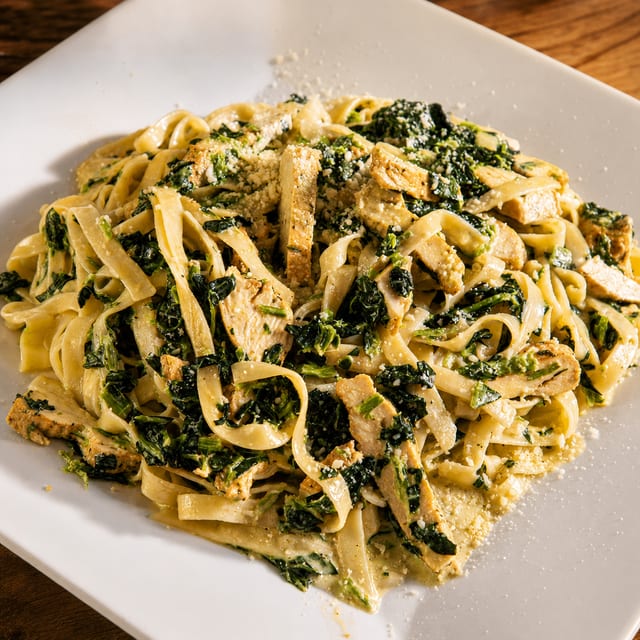 Chicken Spinach Alfredo Pasta Dinner.